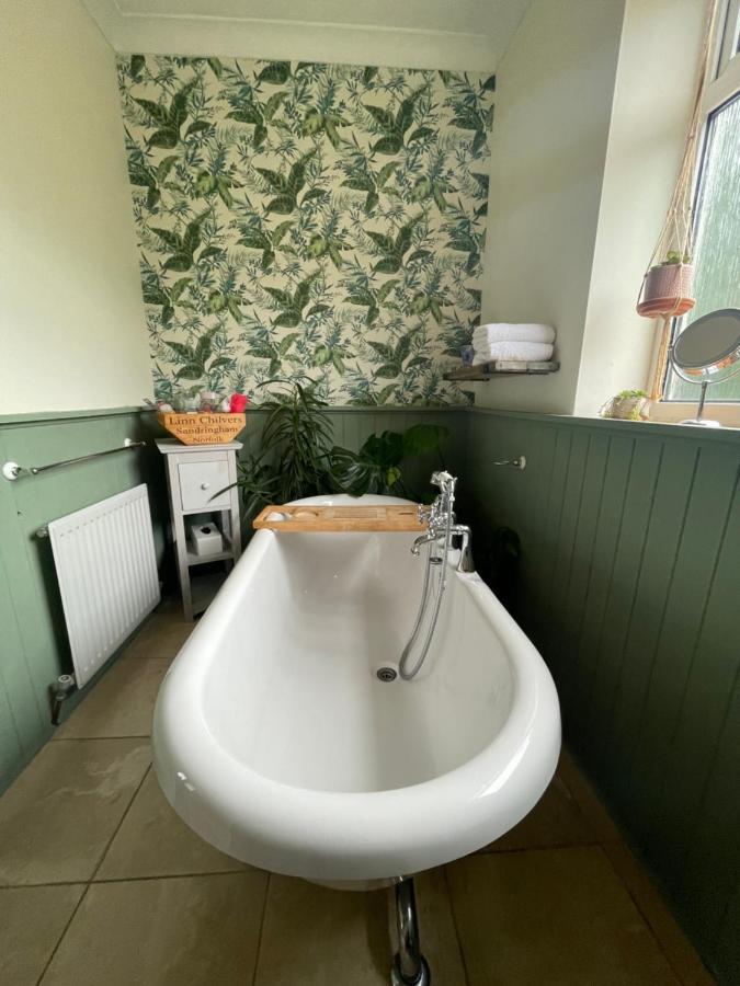 King Size Bed & En Suite Rolled Top Bath Private Lane Χαρογκέιτ Εξωτερικό φωτογραφία